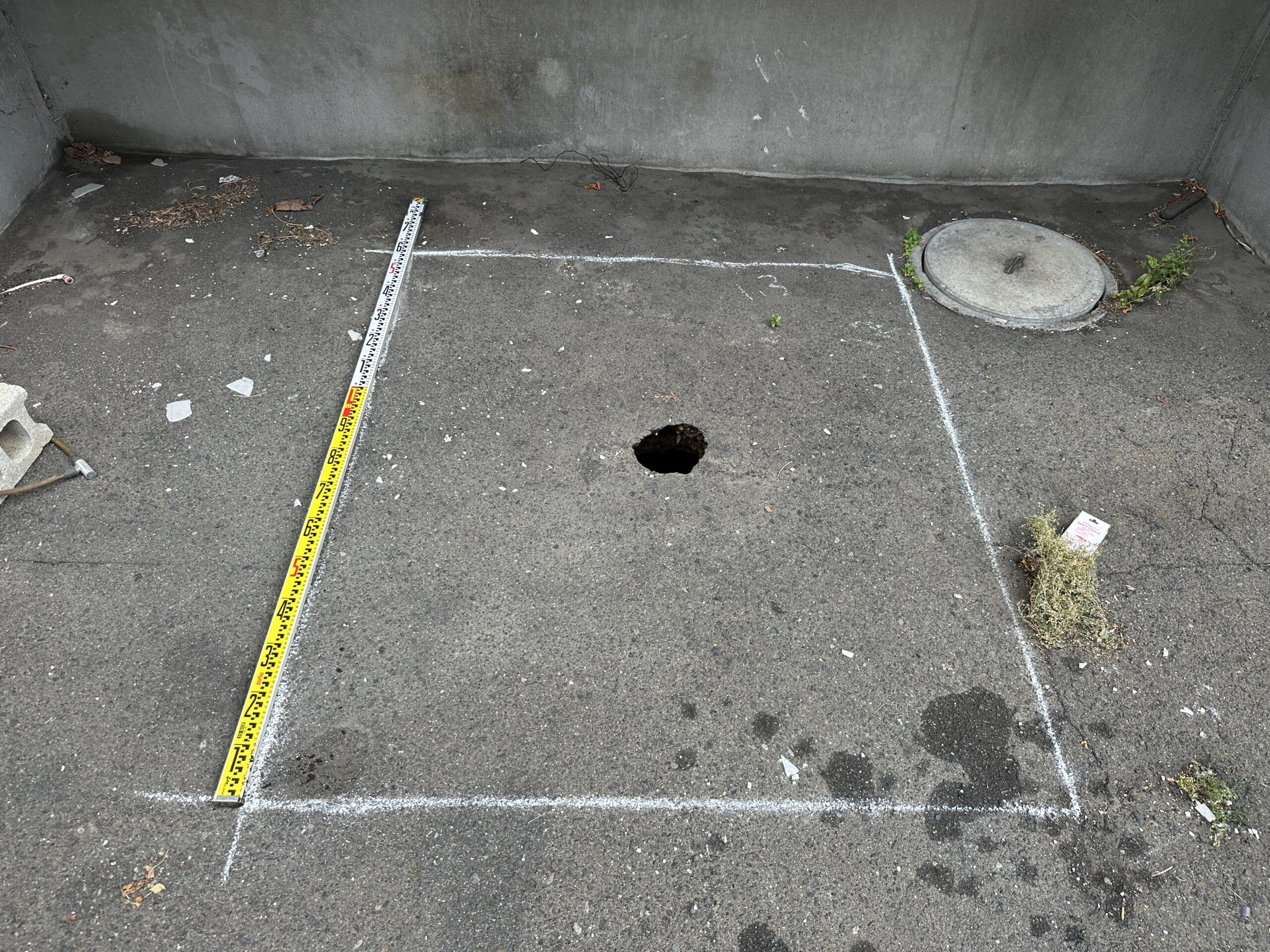 🏠アパート敷地に7cmの穴！？原因調査から舗装まで対応しました!